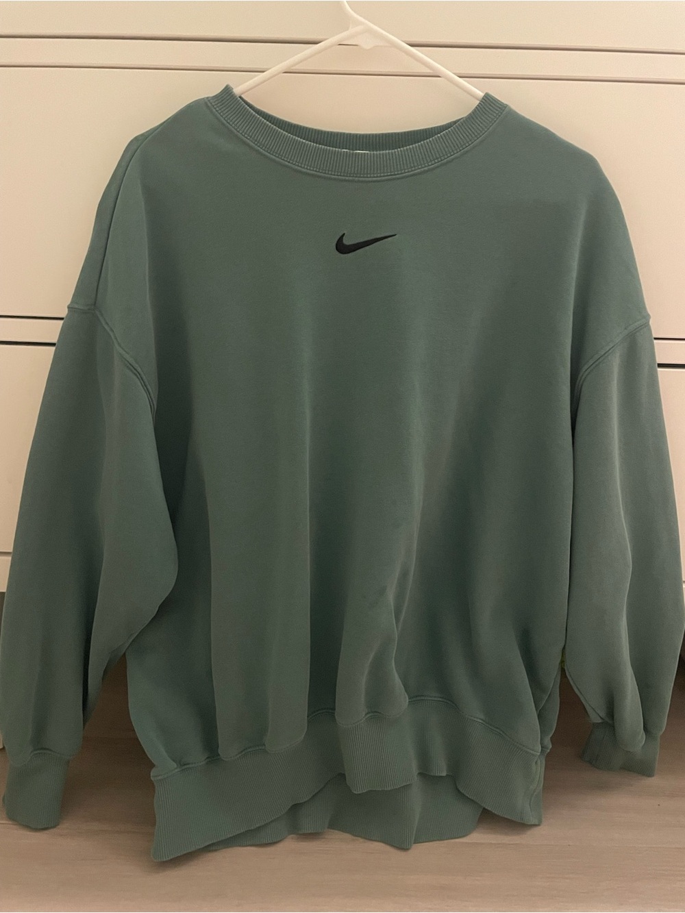 Nike   Crewneck Sweatshirt in Sage Green